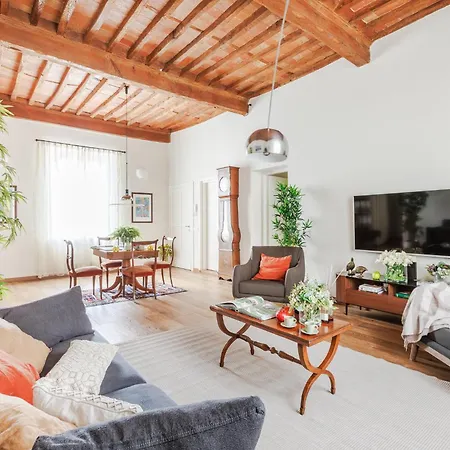 Lunavi House In *